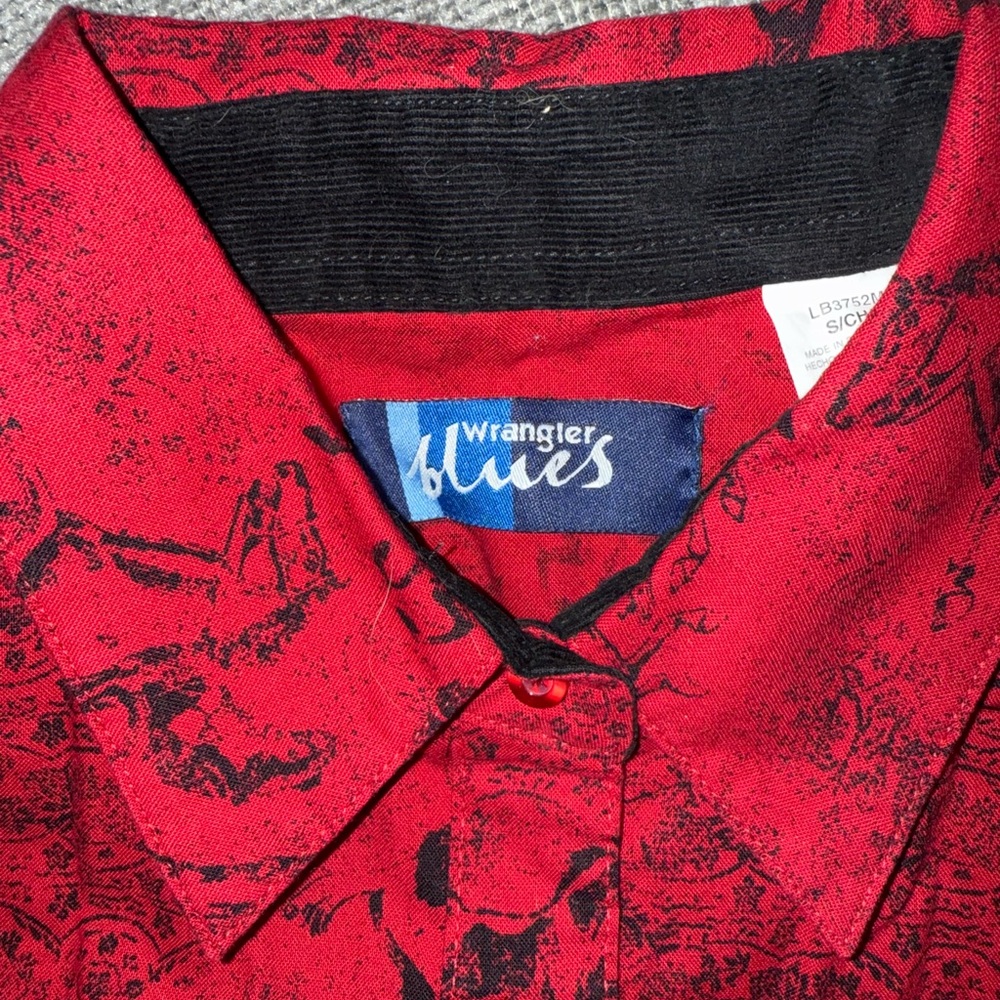 Women’s Red Vintage Cowgirl Wrangler Blues Western Farm Button Down Shirt NWT - Picture 3 of 5